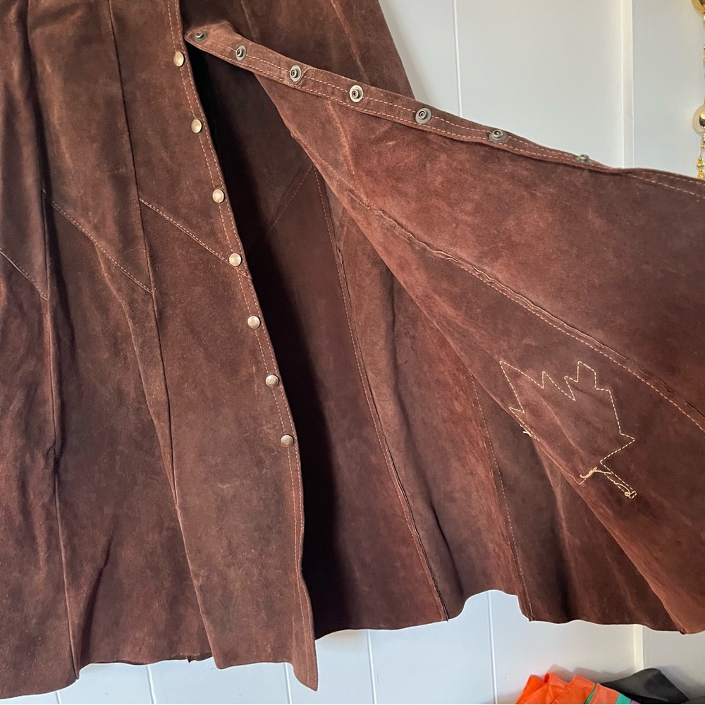 Vintage Suede Leather Skirt Brown Maple Leaf Snap Front Canada Appliqué Midi Vtg - Picture 7 of 14